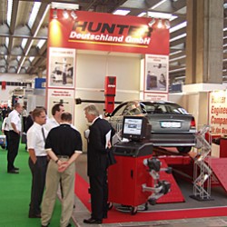 Hunter auf der Automechanika 2004