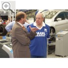 PV Leistungsschau 2006 Friedhelm Kugele (li.) im Aussendienst bei SLIFT Hebebzeuge und Paul Daniel, PV Autoteile, sind Kollegen und Geschftspartner seit mehr als 20 Jahren  