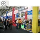 Automechanika 2006 in Frankfurt/Main Auch zu jeder Zeit bestens besucht. Der Stand vom Karosserieprofi Wielnder & Schill. Wielnder & Schill hat zur Automechanika das InvertaSpot GT als Weltneuheit vorgestellt. Wielnder Schill Schweisstechnik - Punktschweissen