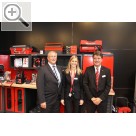 Automechanika 2010 Neu im Team von FACOM - Klaus Krumkamp (li.) und Claudia Kimmel Trade Marketing Manager Germany & Austria. Frank Baumgartner (re.) gehrt schon zu den "alten Hasen". Wir wnschen viel Erfolg zusammen.  