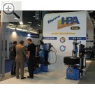 autopromotec 2011 in Bologna Die M 928 ROYAL und die M 824 LL sind montierhebellose Reifenmontiermaschinen von HPA. HPA Reifentechnik - PKW-Montiermaschinen