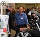 COLERtechnika 2011 Thomas Miglich an der BOSCH Radwuchtmaschine.  
