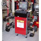 SCHUFFENHAUER und HEINEMANN auf der AMITEC 2004 Das neue Exact 60 Plus Achsmessgert von CORGHI.  