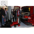 autopromotec 2015 CORGHI auf der Autopromotec 2015 - mobiler Pannen- und Reparatur Service fr den Reifendienst. Die Reifenmontiermaschine artiglio 55 steht hinter dem Servicewagen. Corghi 