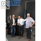 Impressionen von  der Automechanika 2016. SLIFT Vertrieb Friedhelm Kugele (mi.) mit den Kollegen Gert Waldhauer (li.) und Thilo Hoffmann (re.) von MHS Montage und Hydraulik Service Pforzheim.
  