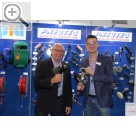 COLERtechnika 2017 in Münster. PNEUTEC auf der AAG Germany Messe (COLERtechnika) 2017 - Michael Blocksdorf (li.) und Mario Andric mit PKW- und LKW-Schlagschraubern. Pneutec 