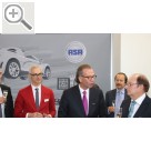 Automechanika Frankfurt 2018 Verabschiedung von Peter Rehberg (re.), Mitglied des ASA Vorstand - Michael Johannes, Messe Frankfurt, dankt Peter Rehberg sehr persönlich für das große und ausdauernde Engagement auf allen nationalen und internationalen Messen.  