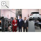 Automechanika Frankfurt 2018 Wolf-Erik Schmitt, Frank Scherer und Dominik Schwarz können sich über die Auszeichnung zur besten Hebebühnen-Marke freuen.  