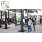 WM Werkstattmesse 2019 in Stuttgart - Teil 2. monochrom - 2-Säulenbühnen für PKW + Transporter.  