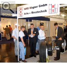 Messeimpressionen von der REIFEN 2004 in Essen. Franz Wagner, Geschftsfhrer WMS WAGNER, freute sich ber das sehr groe internationale Interesse an seinen Laser-Achsmessgerten.  