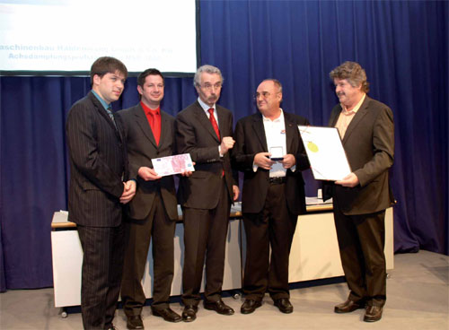 von links nach rechts: Hr. Küchle (Entwickler Knestel Elektronik), Hr. Rudhart (Produktmanager MAHA), Hr. Schauerte (Staatssekretär), Hr. Rauch (Inhaber MAHA), Hr. Knestel (Inhaber Knestel Elektronik)