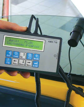 Messgerät für die Lichtdurchlässigkeit von Fahrzeugscheiben